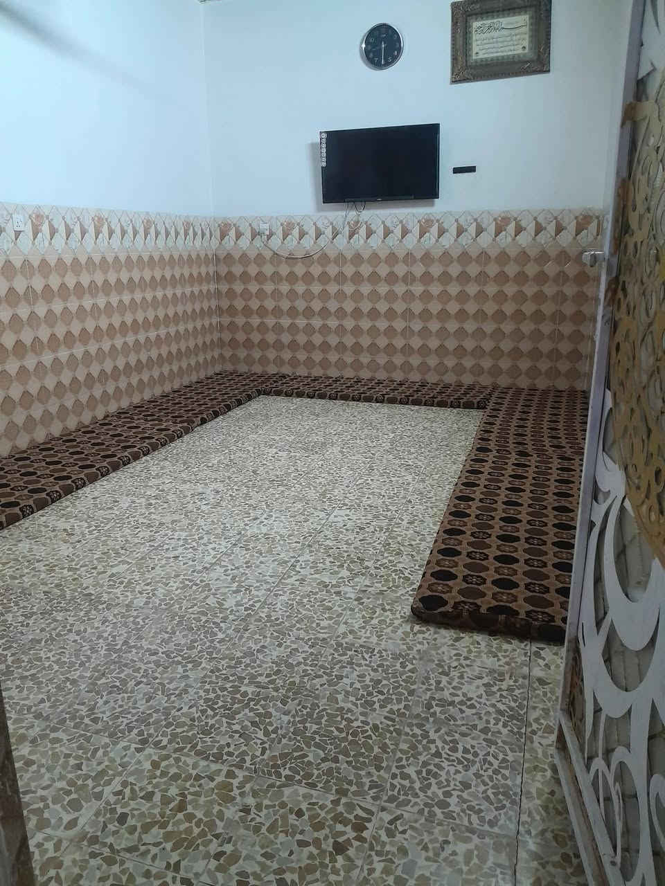 عندي بيت اللبيع حي الهرمات مساحة ١٠٠متر بناء حديث ملك صرف طابو السعر ٥٨مليون وبي مجال قليل هرمات الخامسة يم سايدين ربيعه يم المول تي مارت
الرقم خاص

