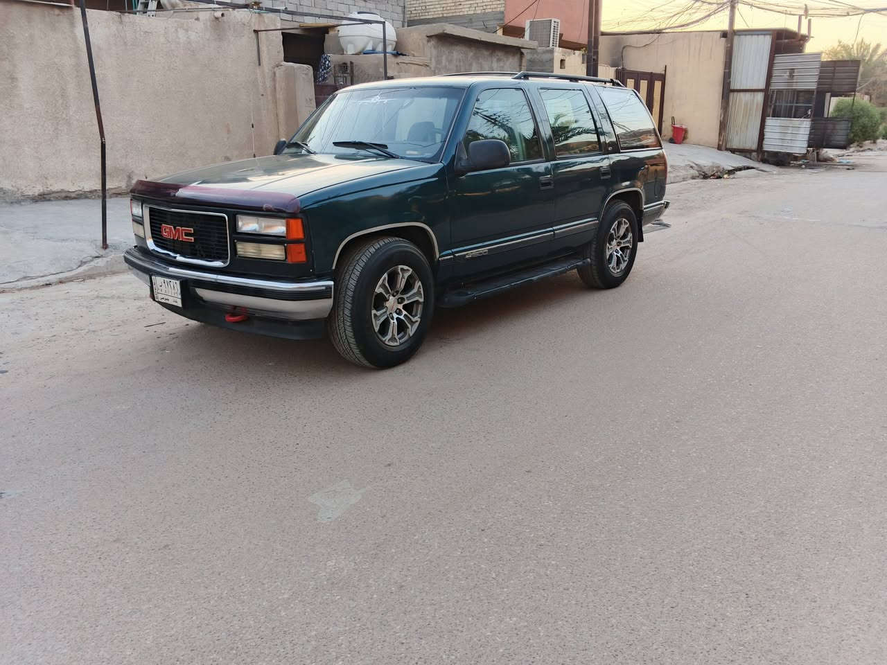 السلام عليكم سياره جمسي بتره موديل 99 بغداد خصوصي مشروع وطني مكينه 350 گير 700 سياره جاهزه  العنوان بغداد السعر 68 ورقة الاتصال على الرقم ***********
