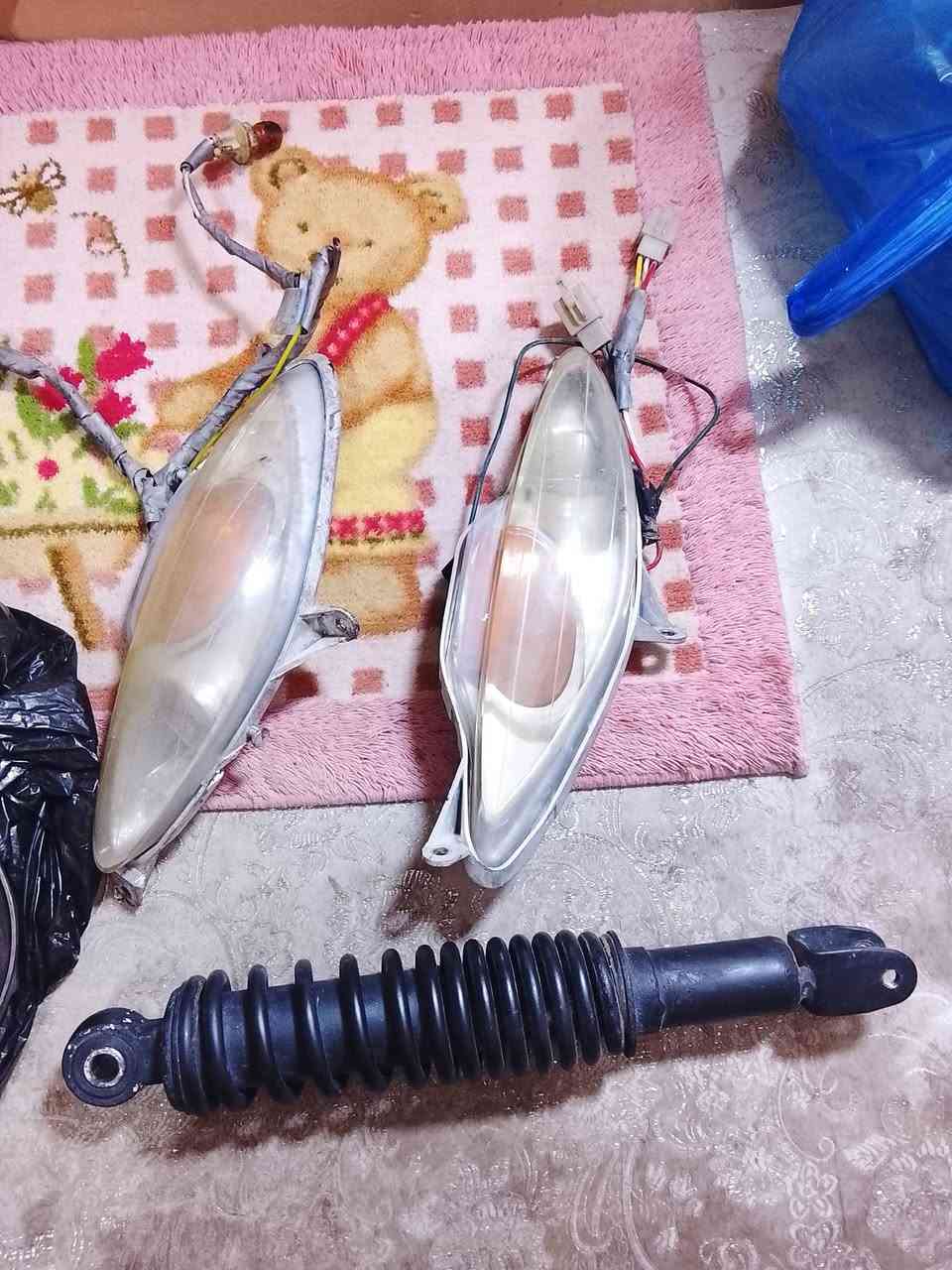 سلام عليك
كلج خلفي بلادي هوه وطاسه وياخرز مال شلعه 

وصفاكه اماميه (20)

قواعد مال أشاير منغولي مال حاويه هنه وايراتهن جيب وشد (15)

دبل خلفي بــ(10) مكاني ناصريه مركز (***********)واتساب

