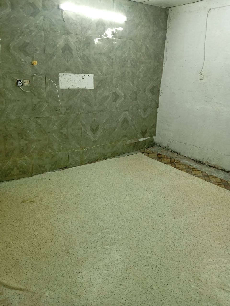 السلام عليكم
بيت تجاوز للبيع من ضمن طابو 
ماء.. مجاري ..كهرباء ...كله وي طابو كامل 
المساحه ١٠٠ متر 
ابو دشير شارع ضغط 
قرب حسينية الكاظمين 

***********  اتصال و واتساب موجود
