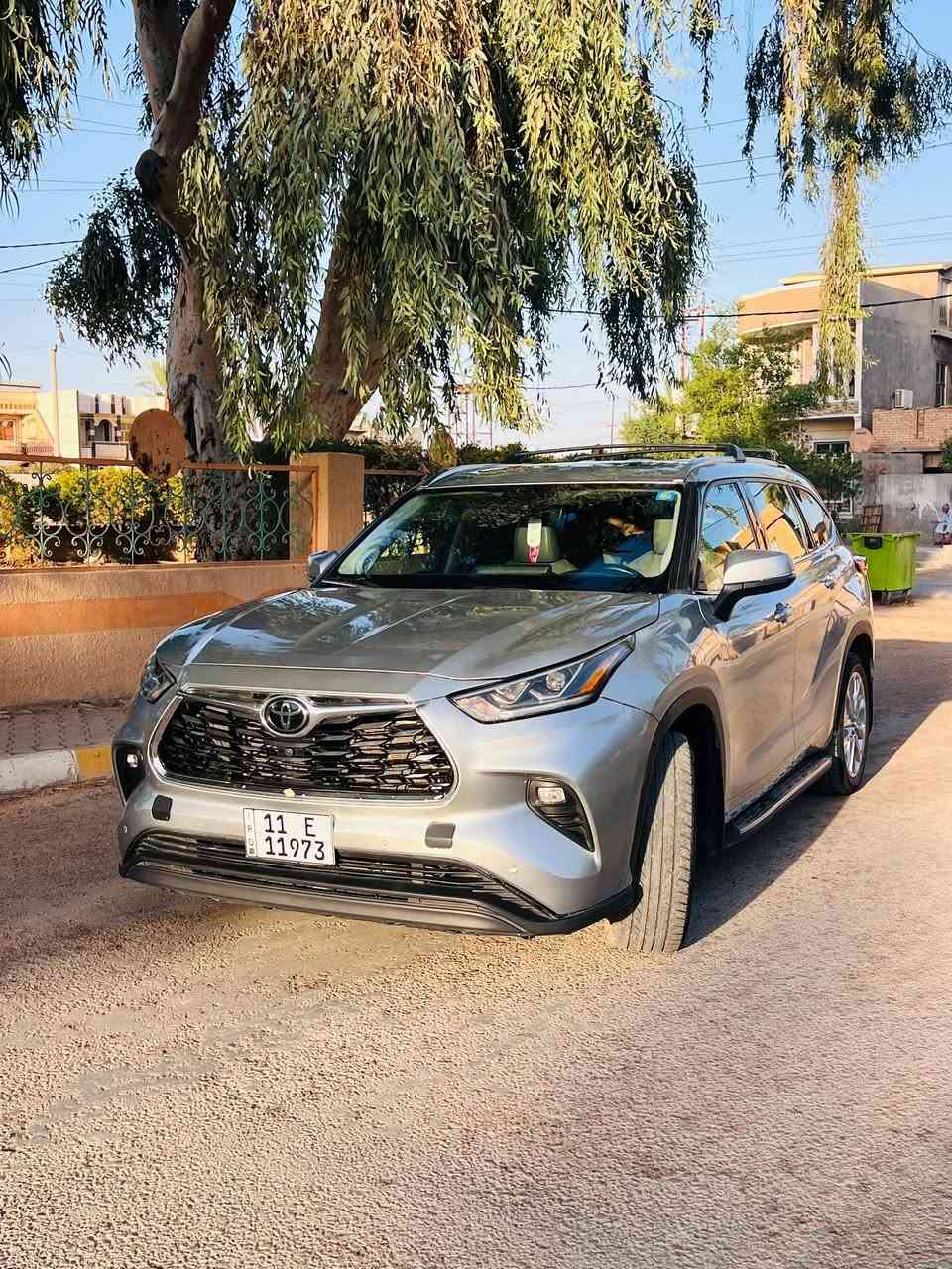 السلام عليكم هايلاندر وارد امريكي موديل ٢٠٢١ لمتدد فول مواصفات كامرات ٣٦٠ درجه تبريد ٣ قطع مقاعد الاماميه تدفئه تبريد وخزن حساسات اماميه خلفيه رادارات ٣٦٠ ماشيه ٦٣ ميل ضررها موجود بالصور بنيد مصلح ومصبوغ  بدون دواخل السعر ٢٩٥  وبيها مجال بسيط ***********

