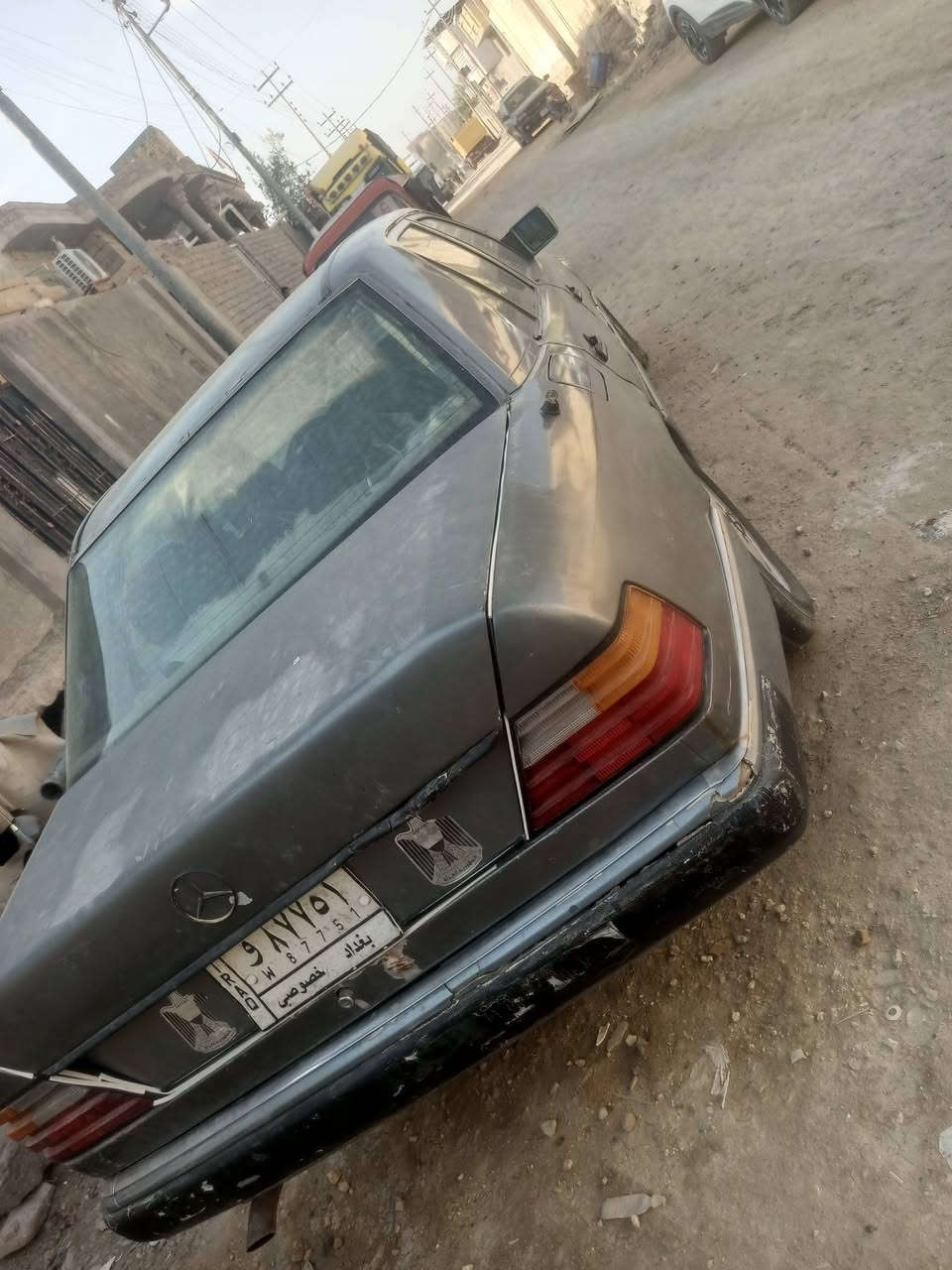 سلام عليكم سياره مارسدس دب س220 موديل 1991 للبيع 
سياره حلوه وجاهزة مكينه كير كفاله كله بلاد سنتر لوك تحكم ريمونت برده خلفيه بلاديه سياره فول رقم بغداد تحويل ركوك بلادي شرط  سياره حلوه مال جني بس محتاج وريد ابيع عنواني بصره القرنه السعر40 والشراي بسيطه بيها مجال ***********
