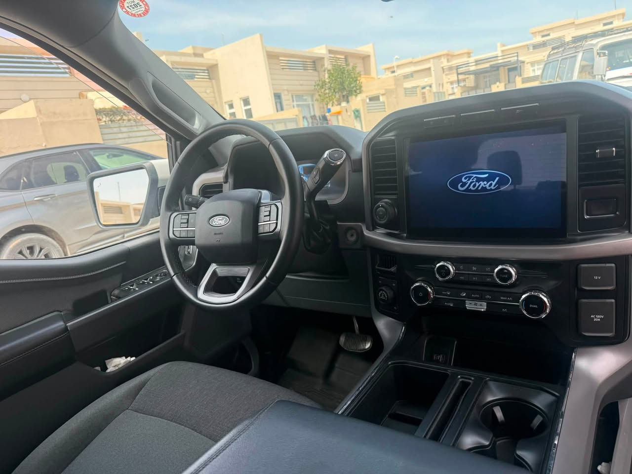 السلام عليكم
فورد F150 موديل 2024 XLT محرك توين توربو هايبرد المرغوب فورويل كامرات 360 رادار حساسات خلفيه ماشيه 64 ألف مايل ابيها صبغ مكانيين والباقي مرجع بارد اللون والرقم مميز السعر 285 ومجال للاتصال ***********

