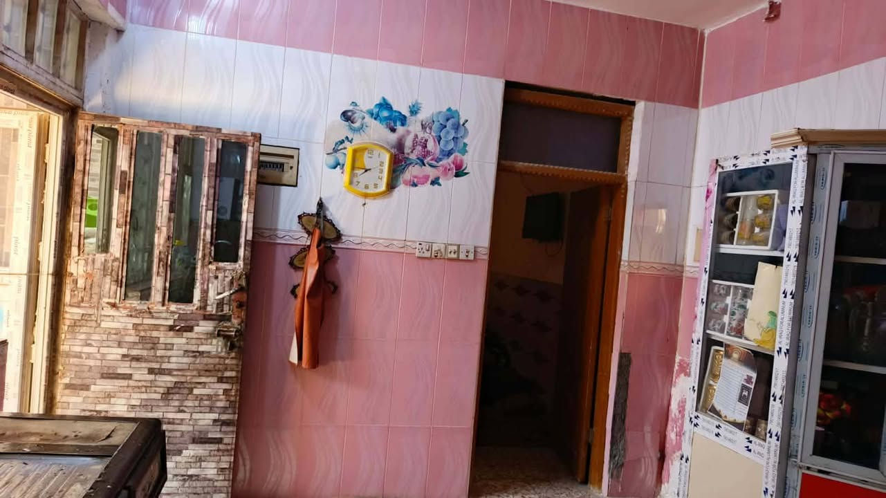 سلام عليكم
بيت للبيع طابو صرف 

مساحه ٢٠٠م 

مكانه فتاحيه شارع المركز 
قريب عله مدرسه المجد

 بناء طابقين 
الأول طابوك
 الثاني فرمستون 

يتكون الأول من ديوانيه ومطبخ وصاله وغرفتين وصحيات

الطابق الثاني غرفتين وصاله وصحيات بيت مرتب وكلش حلو وعالي عن الشارع
👇👇
سعره [١٢٠] ومجاله قليل 

.... انسخ او صور المنشور من تدخل تراسل وبخدمتكم
...
لاستفسار مراسلة الحساب أو الاتصال على الرقم

***********
