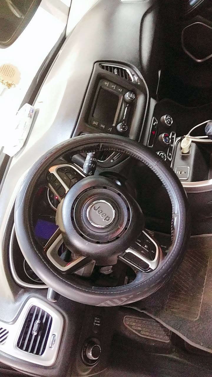 جيب كومباس • ٢٠١٧ • محرك ٢٤٠٠