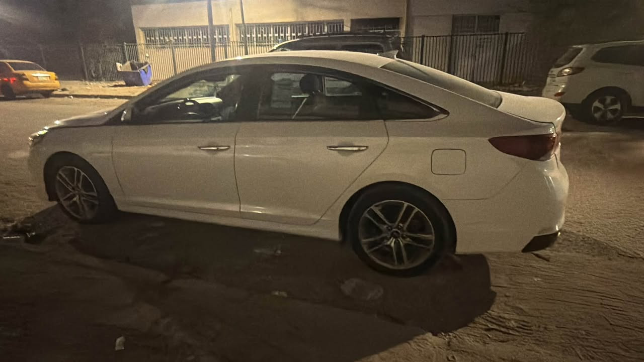 سلام عليكم سوناتا وارد كوريا جنوبيه دبل كروز بصمه ماشبه 100 كشنات تدفئه  تبريد خلفي كفاله من صبغ مكينه تيربو سياره جهازه تبريد حداد مكينه كير. ترابك وين تحب. راعي سياره. بزبير  كرايبي ومكاني بصره مشراق جديد.  رقمي *********** السعر 127 كفاله من صبغ وتبديل
