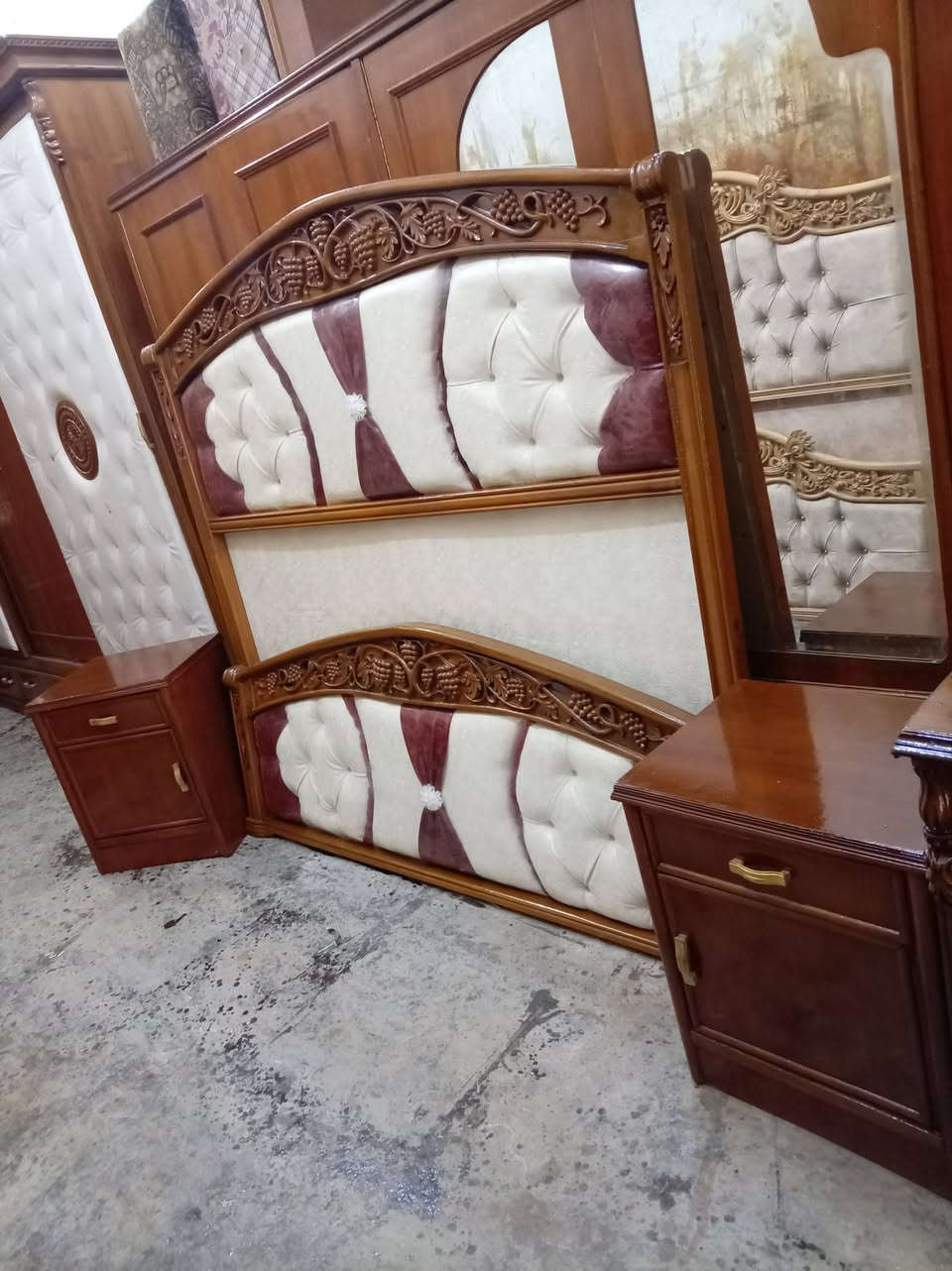 غرفة ٦ باب • زان مصري • بغداد الامين الثانية