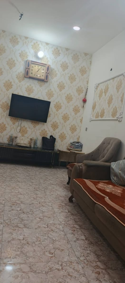 بيت في البوعيثه مجمع السلطان شارع الاروائي
مساحه : 158
المحتويات
طابقين 
4 غرف نوم
2 صحيات 
1 مطبخ 
صاله
استقبال
الاتصال ***********
