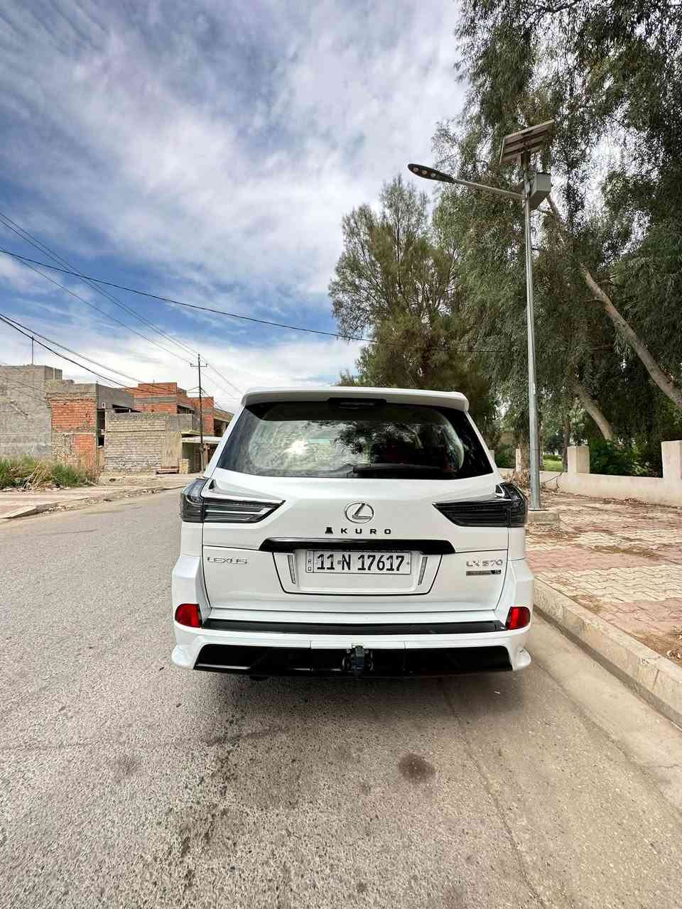 السلام عليكم للبيع لكزز موديل 2020
لكزز فول مواصفات LX 570 
سوبر سبورت 
شركة بريم اصل 
داخل قرميدي 
جكات تصعد تنزل 
جميع الكشنات كهرباء 
كشنات تدفئه تبريد 
رادار 360 درجة 
5 كامرات 
صندوق كهرباء 
سلايت 
ثلاجه 
تحكمات ستيرن 
سايد بريك كهرباء 
3 شاشات 
ستيرن كهرباء 
كشن ذاكرة 
دوسات ليزريه 
تحديد مسار 
ماشية 69 الف حقيقي 
مكينه كير كفاله عامه بحالة الوكاله 
السيارة كفاله عامه ماعده اصبع بي دي ار موضح بالسونار مرفق مع الصور 
تخم تاير تخم دسكات 
باقي المواصفات معروفه مال لكزز 
رقم بغداد بسمي تحويل ثاني 
هزة وسنويه جديده 
مكان السيارة ديالى المقدادية 
السيارة جديده بحالة الوكاله شرط 
ما شاء الله 
***********
