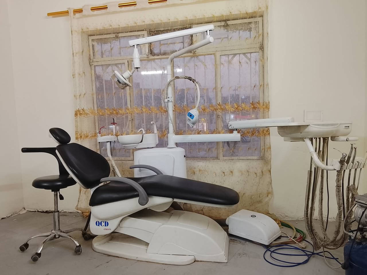 .عيادة أسنان للبيع سعر 22ورقة مكانها بغداد الامين الثانية للتواصل ***********..واتس اب.‏..

