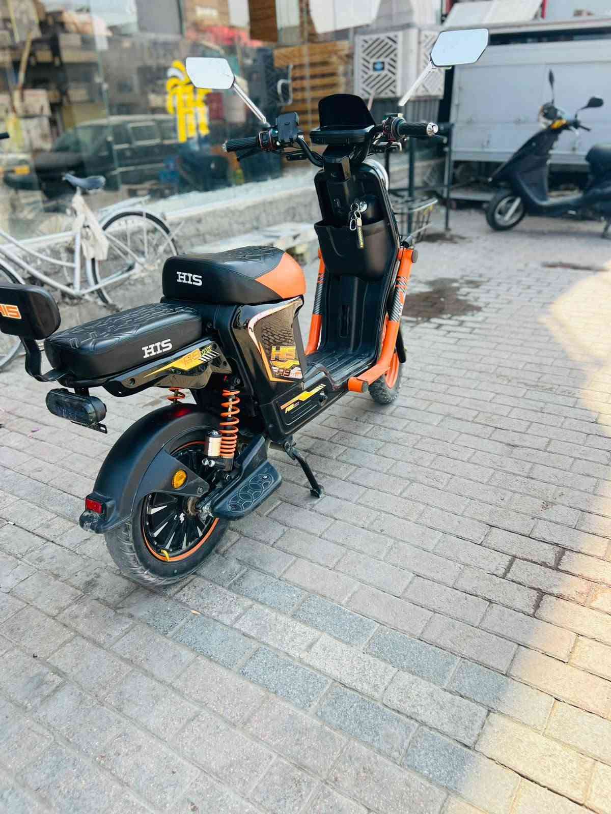 سلام عليكم عندي دراجه شحن x900جديده 5باتري جددد شرط الفحص دراجه حلوهبصمه وسويج
ملف2000 اشاير يمنه يسره دبل اشاره لايت عالي ناصي اضويه تحت دراجه يعني دراجه تخبل هورن باتريات جدد جدد دراجه مديل26 وحلوه ما صاله هواي 
مكاني بغداد مدينه الصدر رقم الهاتف***********
بيع مستعجل كلش كلش سعر 🤑375وبيه مجال لطيبين
