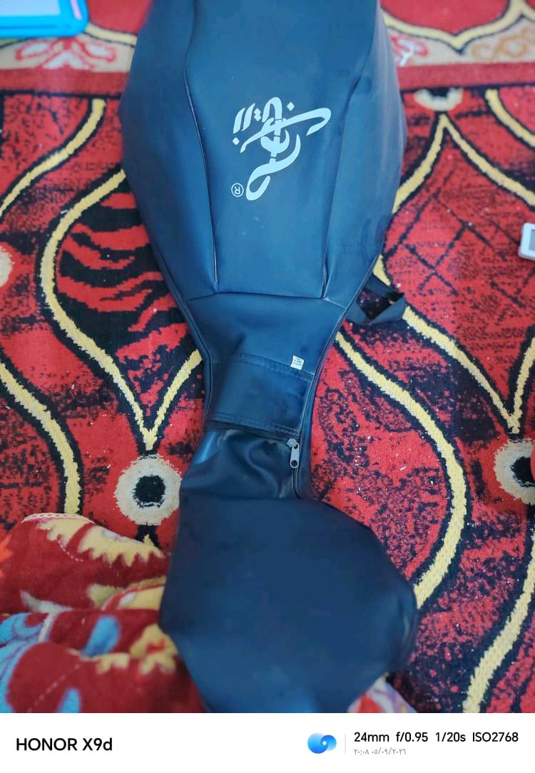 عود نظيف ما مستخدم جبته وما عرفت اله اشتريته ب225 وهسه عندي دراسة واريد ابيعه بيه مجال اذا تريد تفضل خاص وتدلل