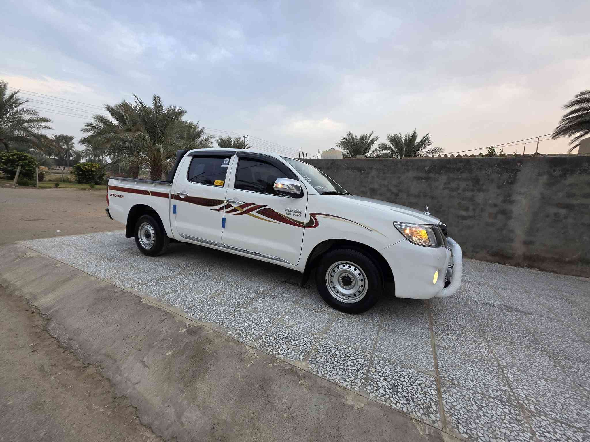 هايلوكس • ٢٠١٣ • رقم بغداد
