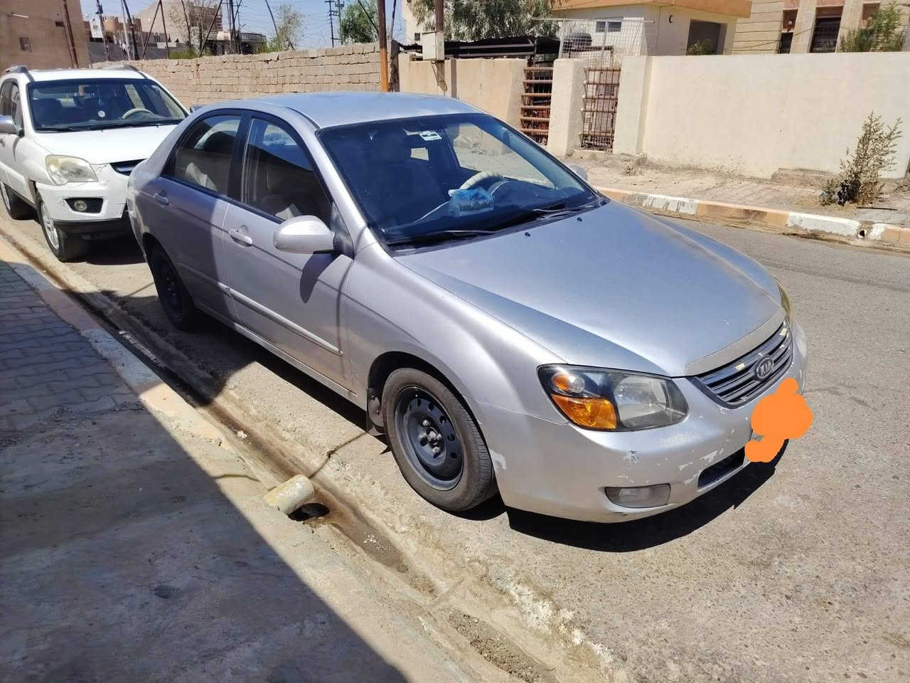 السلام عليكم.
سبيكترا 2009 سلفر للبيع. 
رقم سليمانية بإسمي. المحرك عالفحص. كهربائيات ودكم و يدات شغالة، السنوية خلصانة بتاريخ شهر 3 2026.
السيارة ما بيها صبغ. جراد خفيف في مكانين. 
السعر ٧٦ ورقة.
للاتصال ***********
