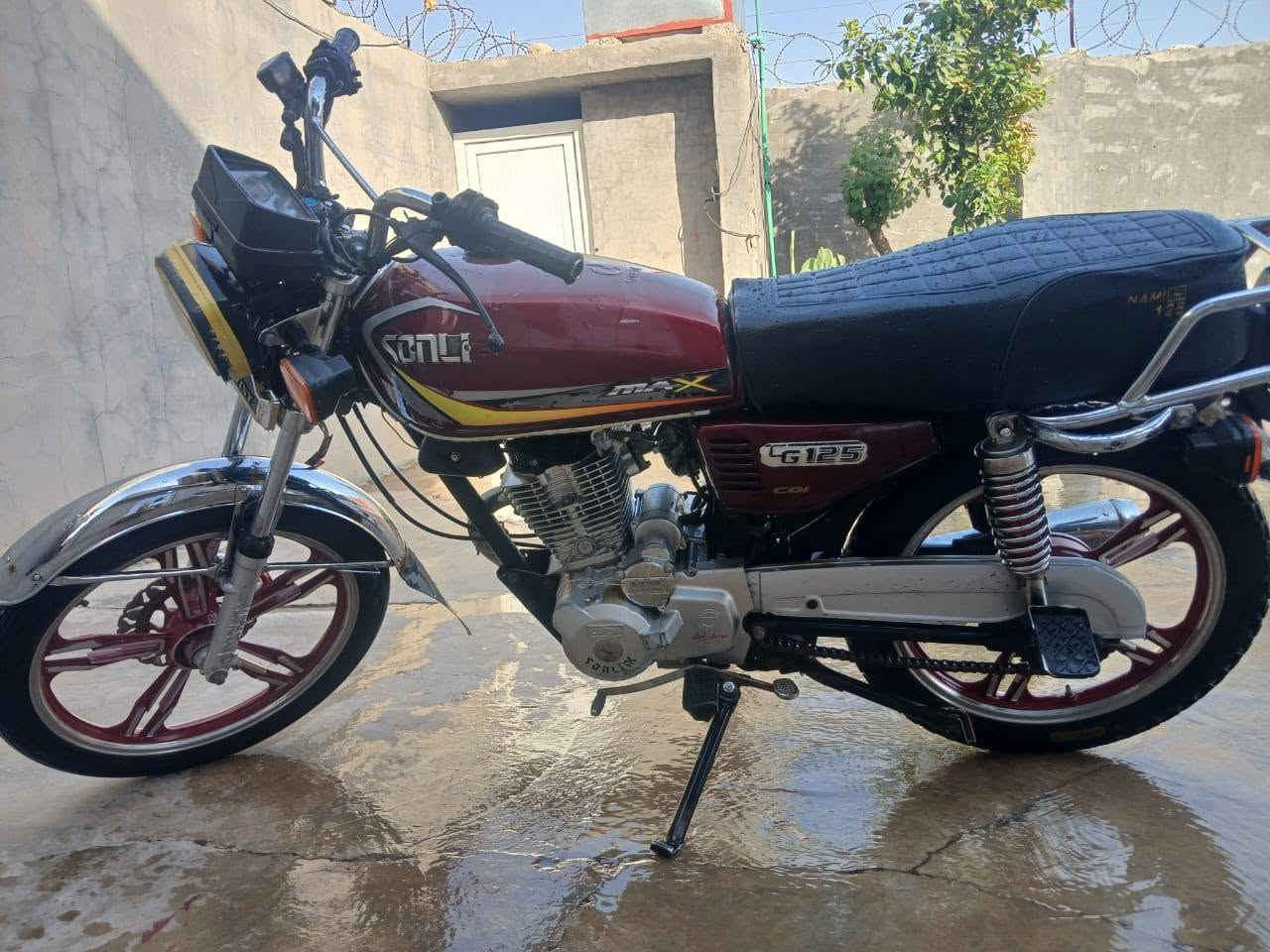 السلامعليكم دراجه للبيع سيفون موديل 23 دراجه حلوه نظيفه كل شيء معايزها كلها شغاله شرط ما مفتوحه سعر 475 وبيها مجال فقط للاتصال***********

