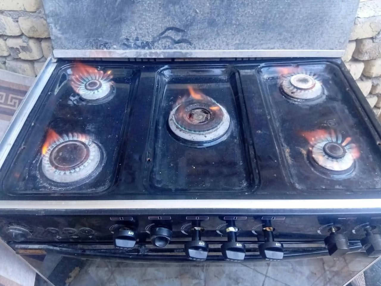 مجمدة وطباخ للبيع
للتواصل واتساب واتصال
***********
