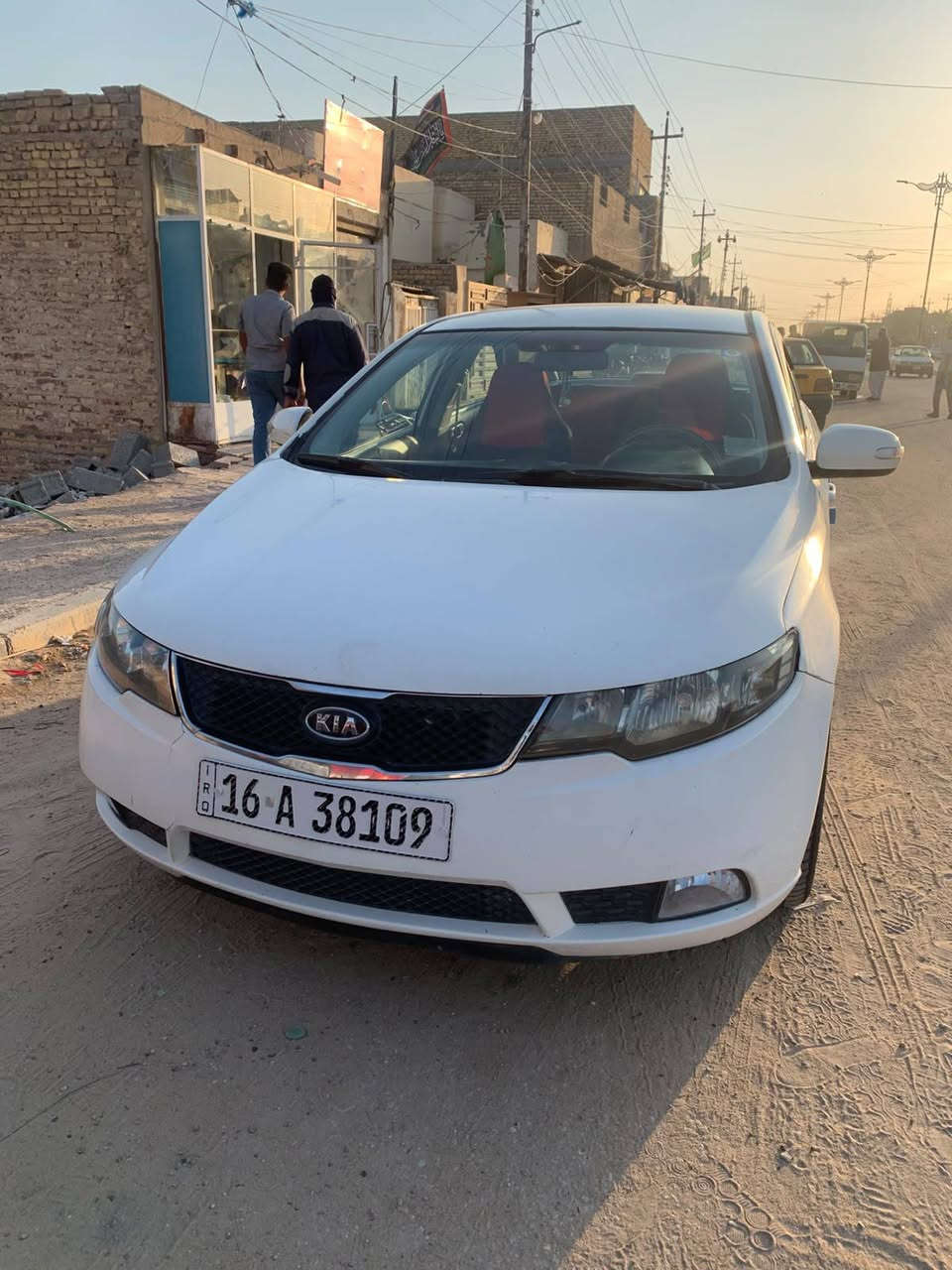 السلام عليكم
سيراتو موديل ٢٠١٠ وارد خليجي 
بيه ٣ قطع تبديل 
باسمي مداور ثاني يوم 
تبريد. تخم تاير جاهزه سياره
السعر ٧١ قفل مكاني نجف 
***********
