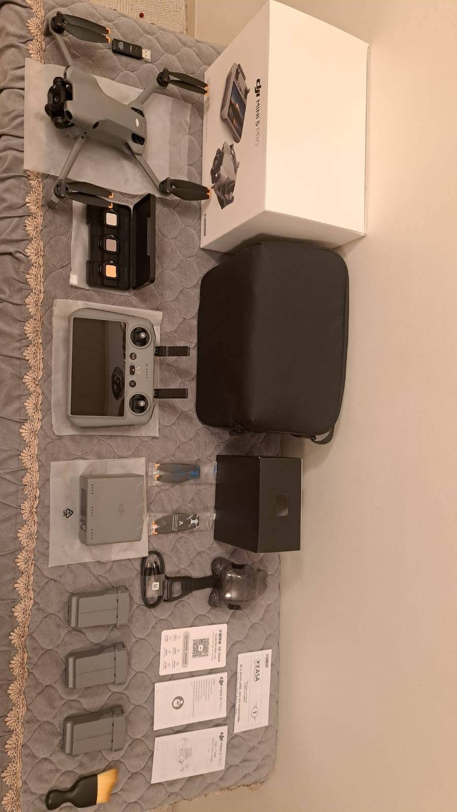 يالله متوفر درون dji mini5 درون جديده ماخذه كبس شركه بيدي فتحته موجود تصوير درون طايره 15مره عدد دورات شحن بطاريات 1 بلاص 52دقيقه استفسار ***********

نص مكتوب في الصور:
- ٢,٠٢ h
- ساعات
- ١١,١ km
- المسافة
- 15
- رحلات طيران
- المزيد