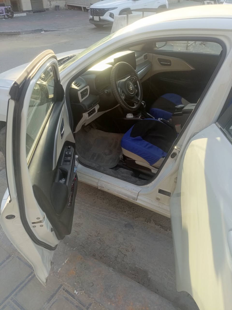 سيارة ساسوكي للبيع موديل 25جزاير
السعر 120 ورقه و بيها مجال قليل
للتفاصيل اتصل على رقم الآتي 
*********** يوجد واتساب
