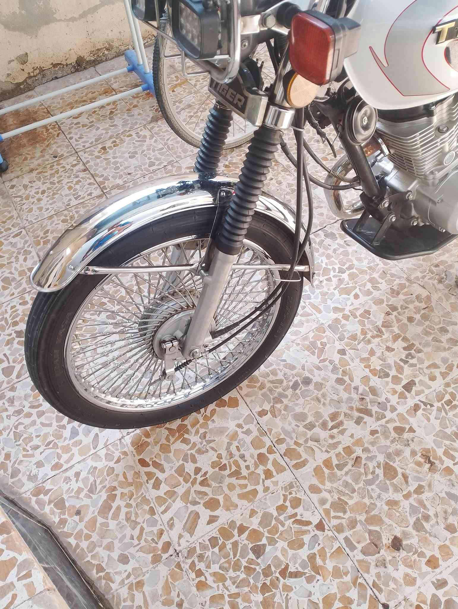 دراجه للبيع مرقمه موديل 2020 المكينه شرطه ما مفتوحه نضافه ميه على ميه تايكر سعر 1800
