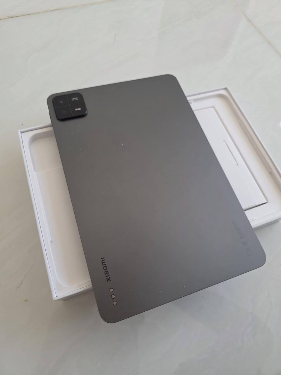 للبيع 🔥📱 شاومي باد 6🔥
💾 رام 8 جيجابايت / ذاكرة 256 جيجابايت
⚡ معالج سنابدراجون 870
🖥️ شاشة 11 إنش بدقة 2.8K وتردد 144 هرتز
🔋 بطارية 8840 مللي أمبير
🔊 أربع سماعات بصوت دولبي أتموس (محيطيات)

الجهاز نظيف جدًا واستعمال شخصي، والشاشة أصلية واللمس والعرض يعملان بصورة طبيعية ✅

📦 الكارتونة موجودة
🔌 الشاحن والكيبل موجودات وسليمات

⚠️ يوجد كسر بسيط في ركن الشاشة فقط، موضح بالصور، ولم يؤثر على اللمس أو العرض.
💰 السعر: 330 ألف دينار قابل للتفاوض للجادين
📍 النجف
الجهاز مناسب جدًا للدراسة، المحاضرات، الـPDF، الأفلام والألعاب.
📩 للتواصل خاص  او   واتساب ***********
