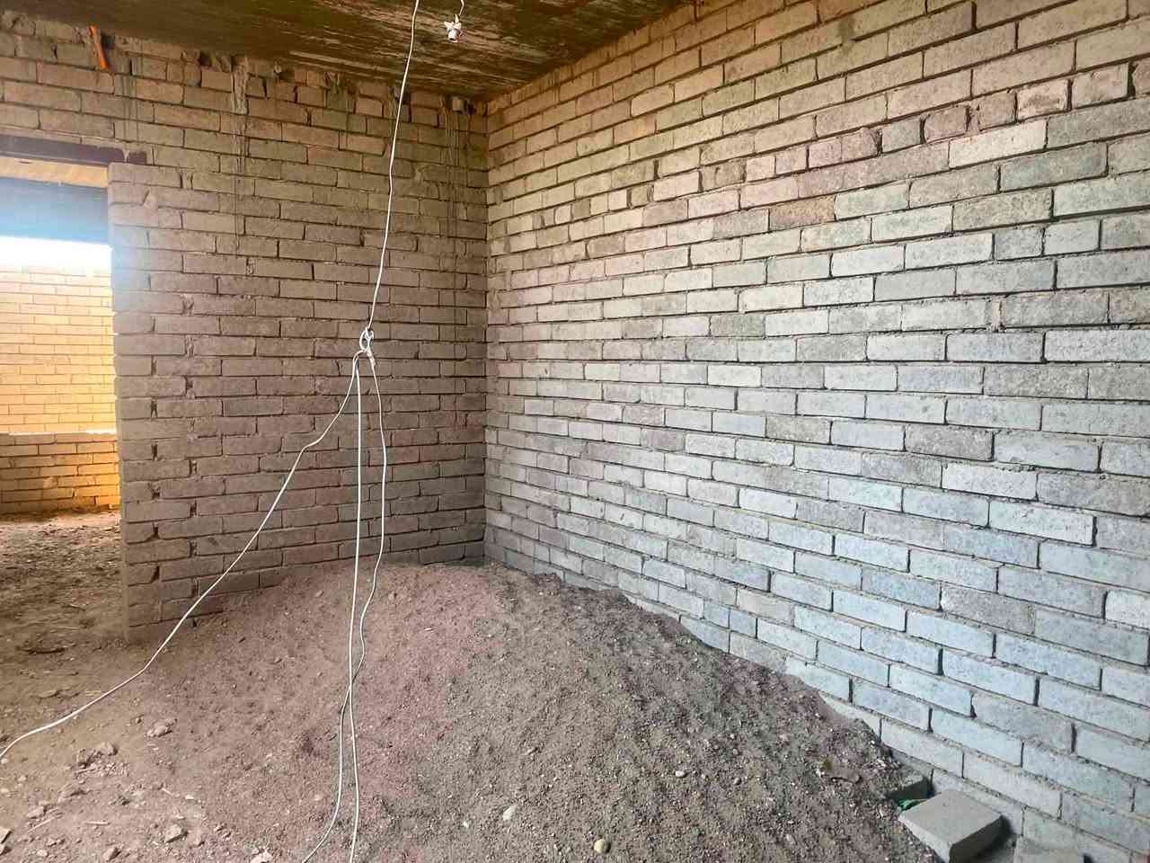 سلام عليكم  دوانم البهراط هيكل للبيع مساحته150 الواجهه 7 ونص والنزال 20 متر  قبل شارع 50عدد الغرف2 مثل ماموضح بالصور   السعر 38 مليون للاستفسار اكثر الاتصال  ***********
