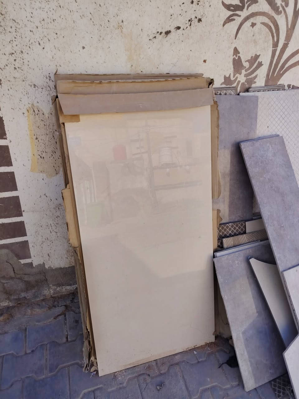 بورسلين سعودي ١٠ قطع 11متر
قياس 60×120 
سعر المتر ٩٠٠٠ 
مكانه نجف /حي العسكري كبل 
واتساب 
***********
