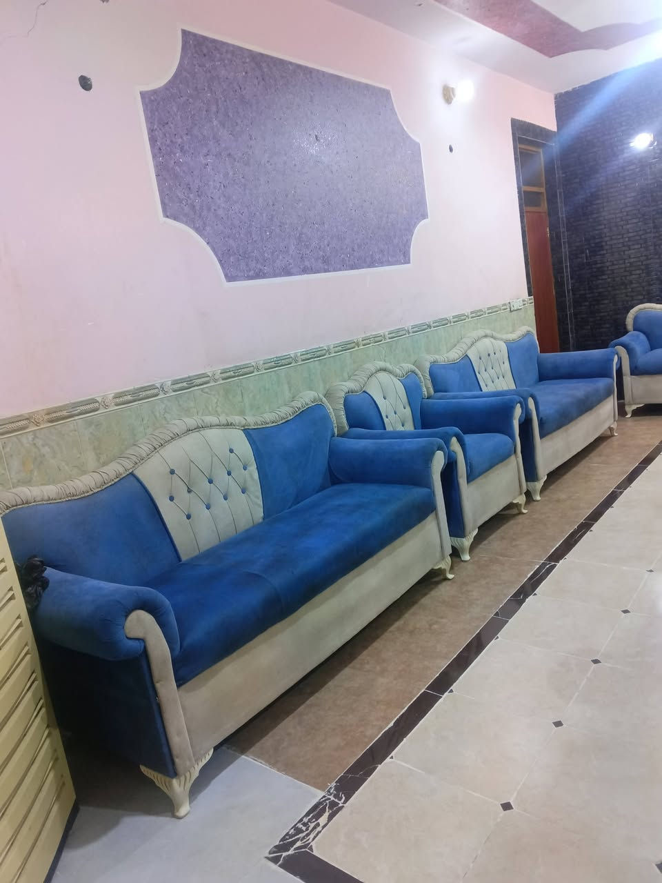 تخم  تسكام  12  مقاعد  مستعمل ثكيل ونضيف العنوان  العزيزيه منطقة  باب  الحاره للمراسلة *********** *********** يوجد واتساب وماسنجر وتوصيل لجميع المحافظات بل الاجره
