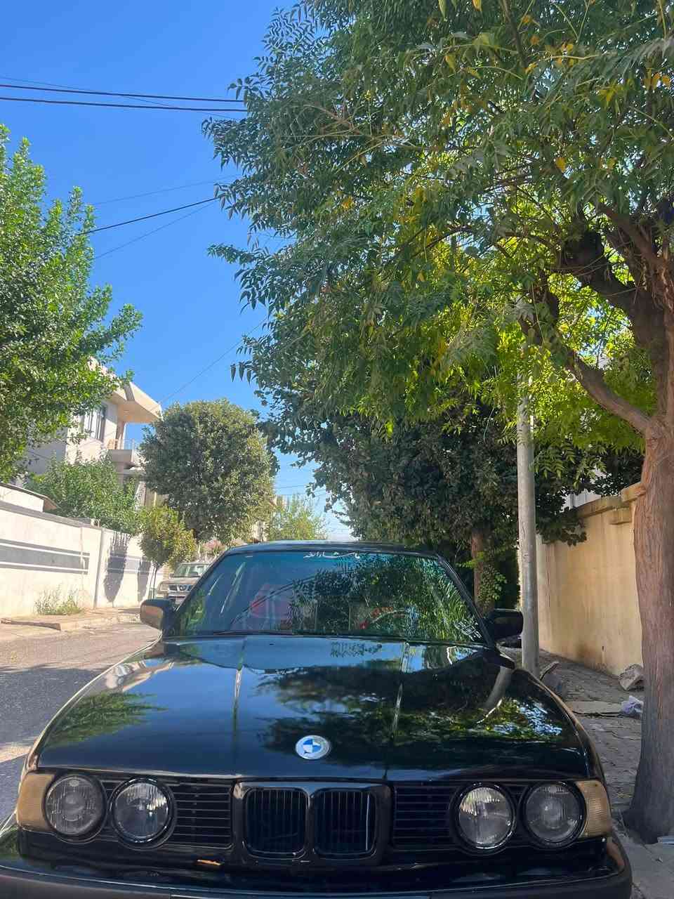 بە ناوی خودای گەورە 
خوار هەموو بازاڕ.
ئاڕم پلاستیک سلێمانی BMW E34
٥٢٠ ١٩٩١
موسو بڕاوە وەرگەڕەو بە شەرت 
گێڕ مەکینە ئەکسل بە شەرت
ژ.م ***********
