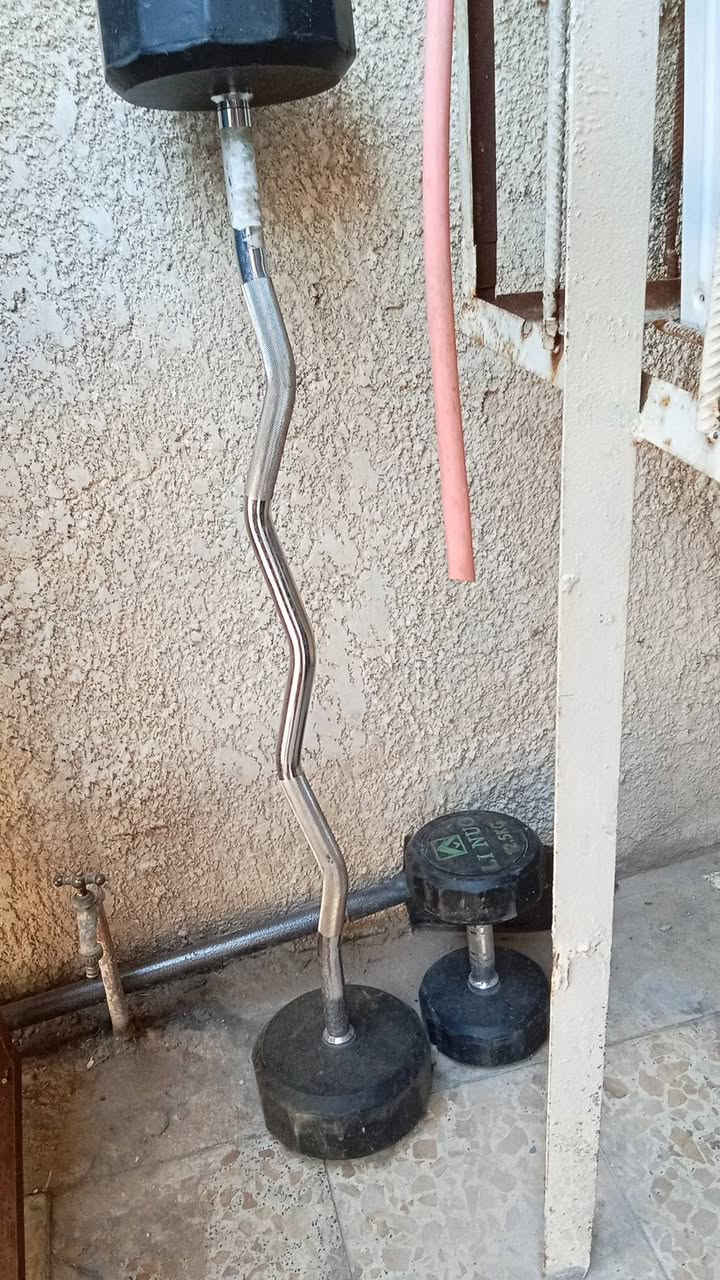 السلام عليكم..عندي غراض بيت للبيع كاونتر سنك( ٢٥الف) و ملحق و اجهاز....رياضية( ٢٥٠الف)  ميز جام اسود كامل مع حامل الشاشة ( ٢٥الف) و عقله رياضية ( ١٥ الف) و شفتات رياضة و دمبلص جدد ٧٥ الف و صوبة زيتية ١٥ الف و تنور كهربائي ١٥ الف @بلوجكتر إنارة ١٥ الف و نانو انترنيت شغال ٢٥ الف عدد رياضية ( ١٥ الف)  الحسينية بداية مسقط ( ***********) وتساب
