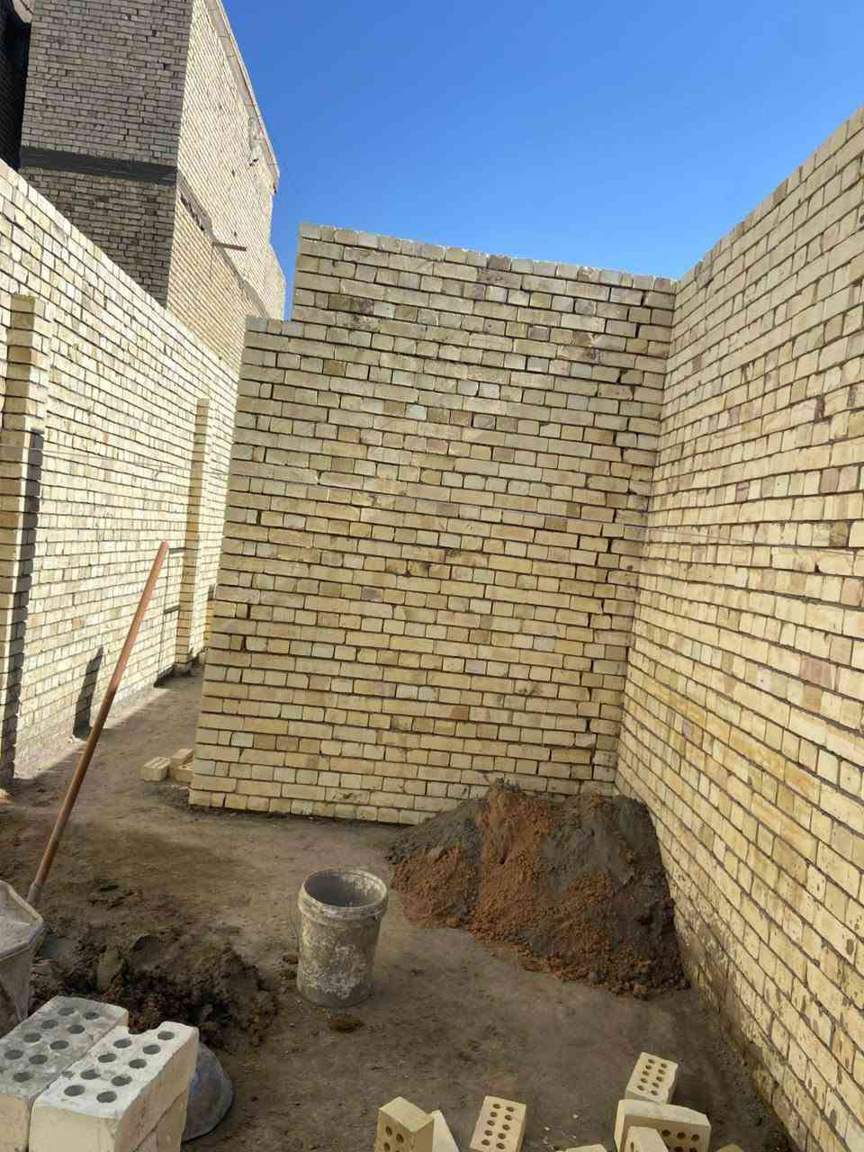 السلام عليكم اني ابو حسين   البنا ارجو ان ينال اعجابكم شغلنة شغل درجه اولى اي مكان في بغداد اشتغل على الدبل ا اوقطعي كادري كامل اني وعمالي وسكلتي وسيارتي يعني ما انتعب ابو البيت اهم شي عدنة رضة الله ثم رضة الزبون  سعار مناسبه***********متواجد وتساب خلفات ٢
