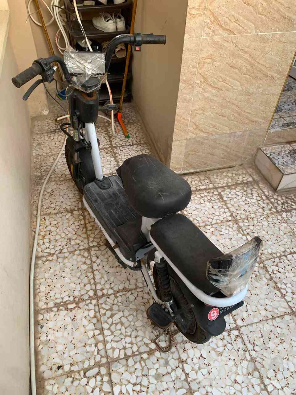 درجة للبيع بطارية تعبان و يشتغل بس مايمشي  و شاشة مكسورة يعني بس جلد العقل مابي شي سعر خاص ***********
