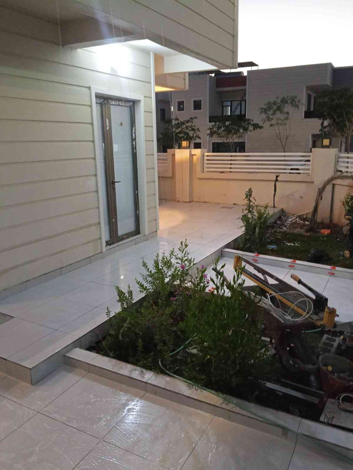 عندي كادر يراني شغل سراميك المرمر حجر جدران راضيه درجه اولى تصال على رقم 📞📞*********** ميسان اليزرر شرط شغل درجه اولى مصاطر نشتغل ماده صبابه درجه اولى وزن واحد تصفير
