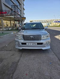 لاندكروز • ٢٠١٥ • ٨ سلندر ٥٧٠٠