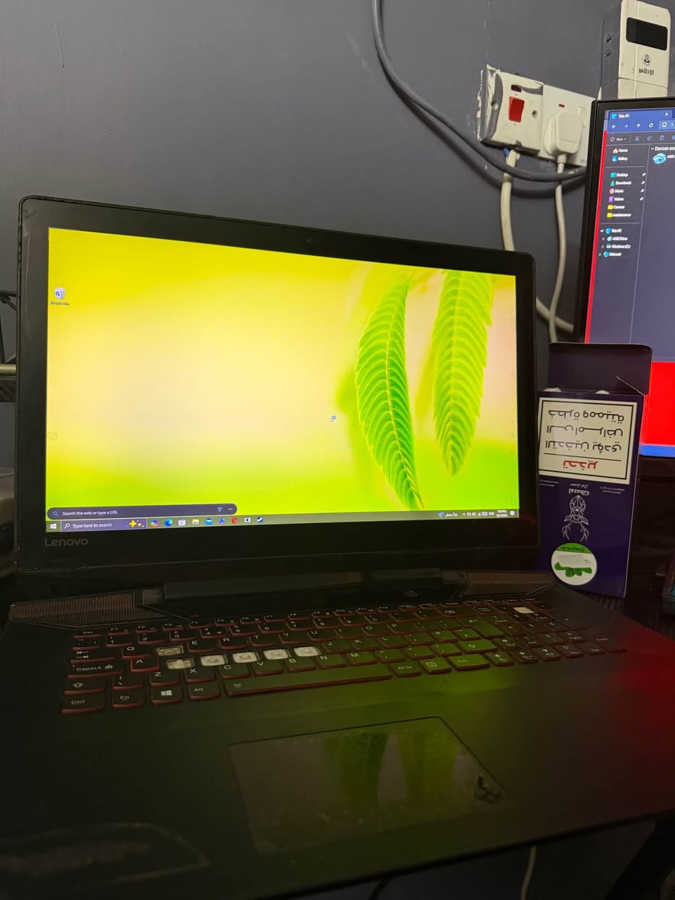 💻 لابتوب جيمنج للبيع
 * المواصفات:
   * المعالج: i7-6700HQ
   * الرام: 16GB
   * كارت الشاشة: GTX 960M 4GB
   * التخزين: SSD 1TB
   * وياها الشاحنة الأصلية.
 * الملاحظات:
   * الكيبورد عطلان (تشتغل بكيبورد خارجي).
   * البطارية عطلانة (تشتغل مباشر على الشاحن).
 * السعر: 250 ألف دينار
 * المكان: بغداد / الشعب بغداد, العراق
