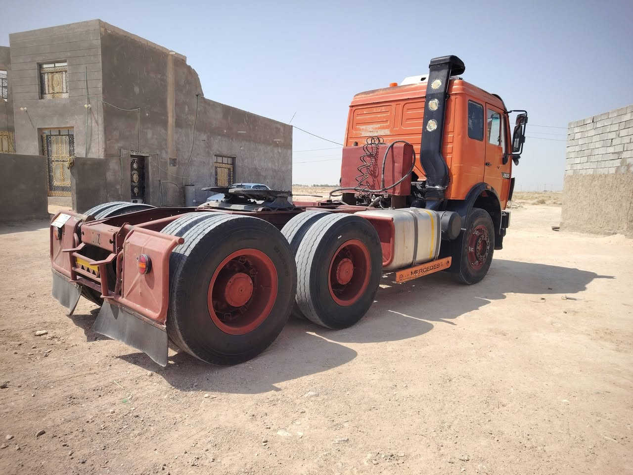 البي راس تريله 82 كير 160 محرك 44 شاصي مكفول مربوط قلاب ثلاث محاور تخم تاير رقم انكليزي المكان السماوه ***********
