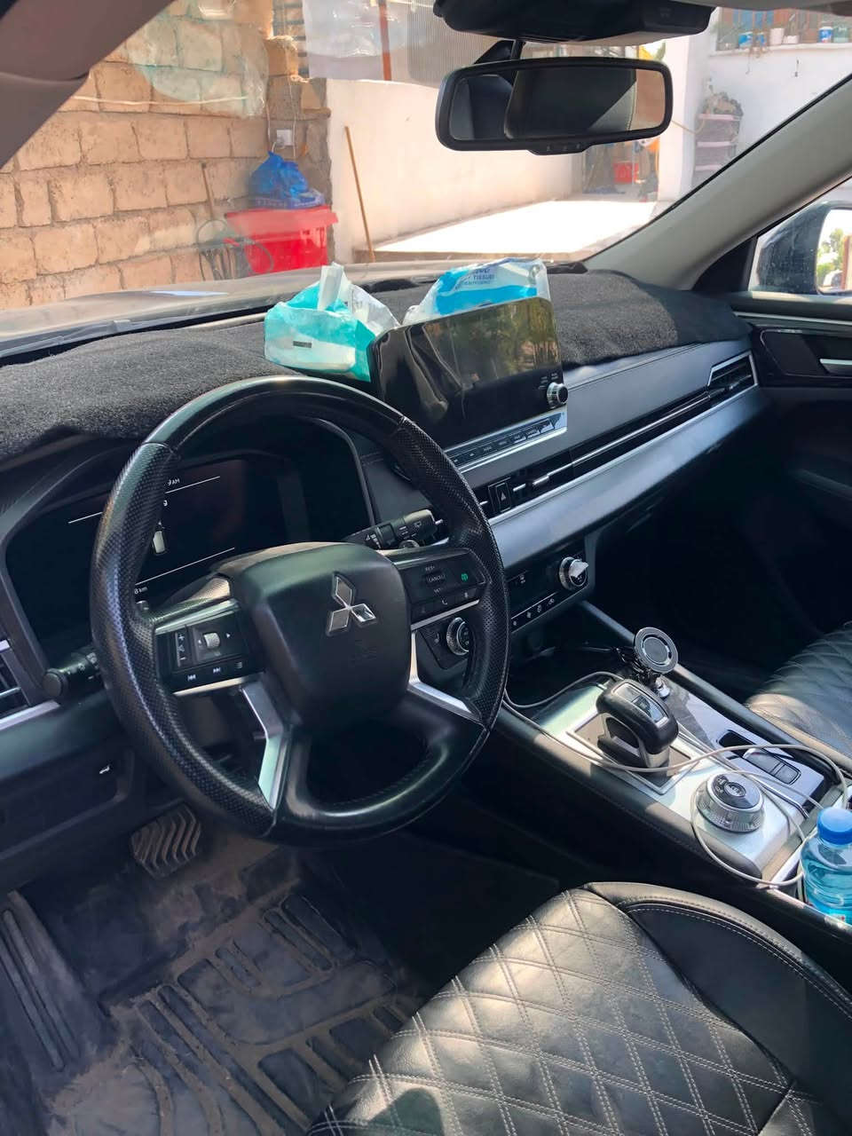 🚗 للبيع: ميتسوبيشي أوتلاندر 2024 – فئة  SEL
سيارة  عائلية تجمع بين الأناقة، الاعتمادية، 7 راكب 

الضرر : باب السكن مصلح 
وشبر بل جاملق الوره بارد

المواصفات:

سنة الصنع: 2024

الفئة: SEL

المحرك: 2.5 لتر، 4 سلندر

القوة: 181 حصان

ناقل الحركة: CVT أوتوماتيك

نظام الدفع: أمامي 

عدد المقاعد: 7 ركاب

تايرات ألمنيوم قياس 20 بوصة جدد

مصابيح LED أمامية وخلفية

شاشة لمس تدعم Apple CarPlay وAndroid Auto

كاميرا خلفية

حساسات أمامية وخلفية

مثبت سرعة

دخول وتشغيل ذكي بدون مفتاح

مقاعد أمامية و خلفيه مدفأة

مقعد السائق والسكن كهربائي

شاحن لاسلكي للهاتف

مكيف أوتوماتيكي ثنائي المناطق

أنظمة أمان متقدمة تشمل: • التحذير من مغادرة المسار • مراقبة النقطة العمياء • الكبح التلقائي في حالات الطوارئ • مثبت سرعة متكيف • مراقبة حركة 

استهلاك وقود اقتصادي.بانزين عادي 

السعر:210 وبيها مجال شي بسيط

***********

***********
