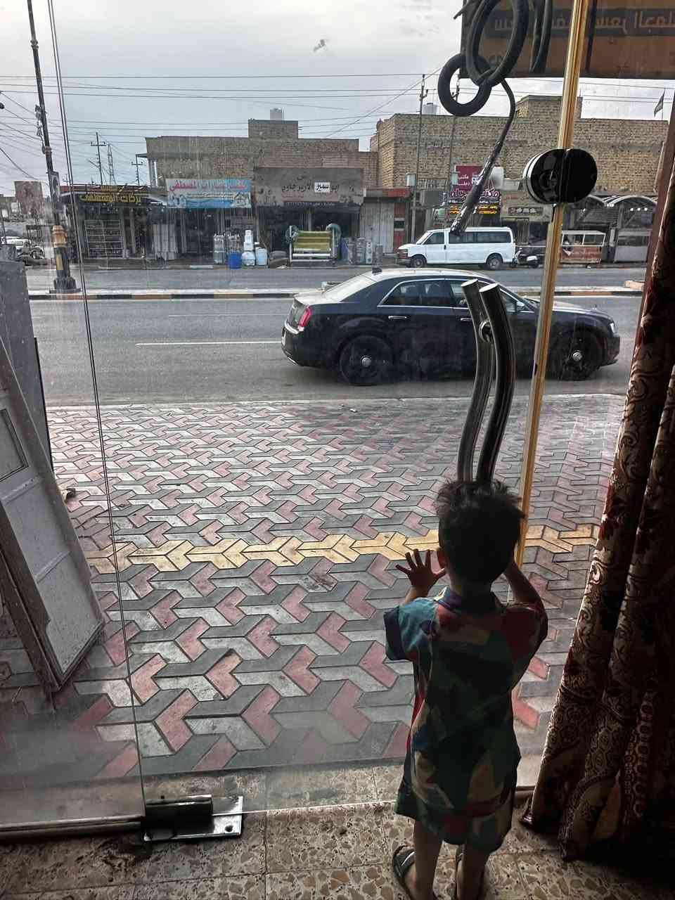 باب محل • عرض ٢٧٥ • طول ٣م