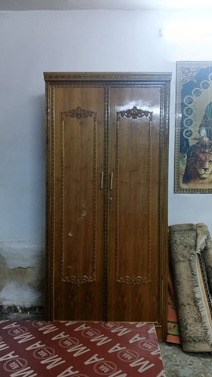 سلام عليكم  للبيع غرفه تفصال 5ابواب جديده  مامستخدمه ب650 ليريده يجي خاص وبخدمته ‏‪***********‬‏
