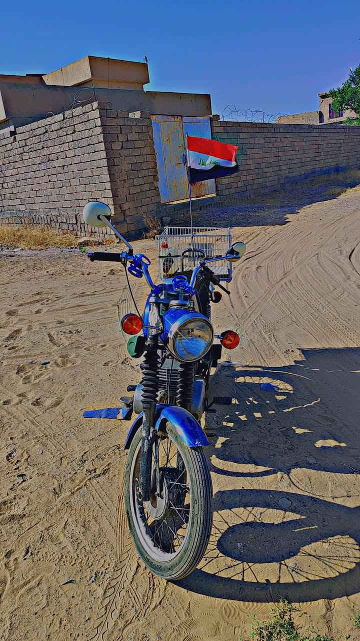 سلام عليكم  عيوني الجنايه عدنه ام زد موديل 81للبيع او مراوس  دراجه حلوه و نضيفه كلشي بيها يشتغل ما ناقصه برغي هندر مفتوح مكينه مجفت بدون كصه بستم بلاد دراجه شلعه معدل فول  شاصي نضيف بدون اوراق دراجه كلك تايرات جدد سعر مليون و بي مجال للطيبين للتواصل *********** و بي واتساب و خادم للطيبين
