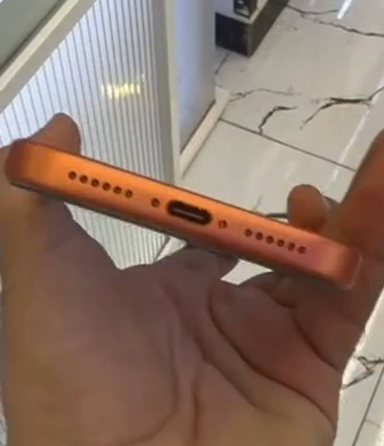 للبيع iPhone 17 Pro Max
🟠 اللون: برتقالي
💾 الذاكرة: 512GB
🔋 البطارية: 92%
🔧 حالة الجهاز:
✨ نظافة 100% وبدون أي شخط
🔹 الجهاز وكالة (لا مفتوح ولا مصلح - ووتر بروف)
🛡️ كفالة عامة شاملة
🎁 الهدايا والملحقات:
➕ واير شحن
➕ لزقة كاميرات
➕ لزقة شاشة
➕ كفر حماية
💰 السعر: 1,700,000 دينار عراقي
📍 الموقع: بغداد – الحرية
🔍 شرط الفحص قبل الاستلام
📞 للتواصل: ***********
