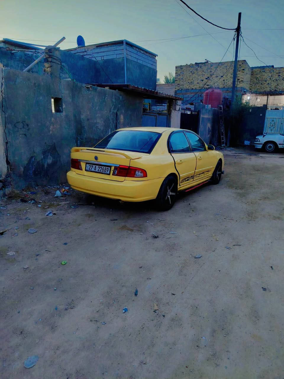 السلام عليكم للبيع كيا اوبتيم موديل 2001 رقم ذي قار خصوصي تحويل مباشر سنويه مجدده لل 31 سياره مال جناي محرك كير جدد حاويه محور ياباني كورولا قبل عشره ايام شادها  كهربائيات كلها شغاله مسجل شاشه مضخم صوت تخم تاير جديد حداديه جديده سياره من فضل الله ما تخسر عليها ربع سعر 35 وبيها مجال مكان السياره نجف***********، سياره كل شي بيها شغال جام شغال كهربائي اربعه يصعدن ونزلن
