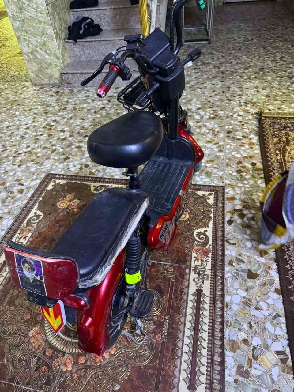 سلم عليكم اخوتي دراجه للبيع ونضافه فول وربع بطارياتلسرعهستين ولتصال***********.      9647714329003
