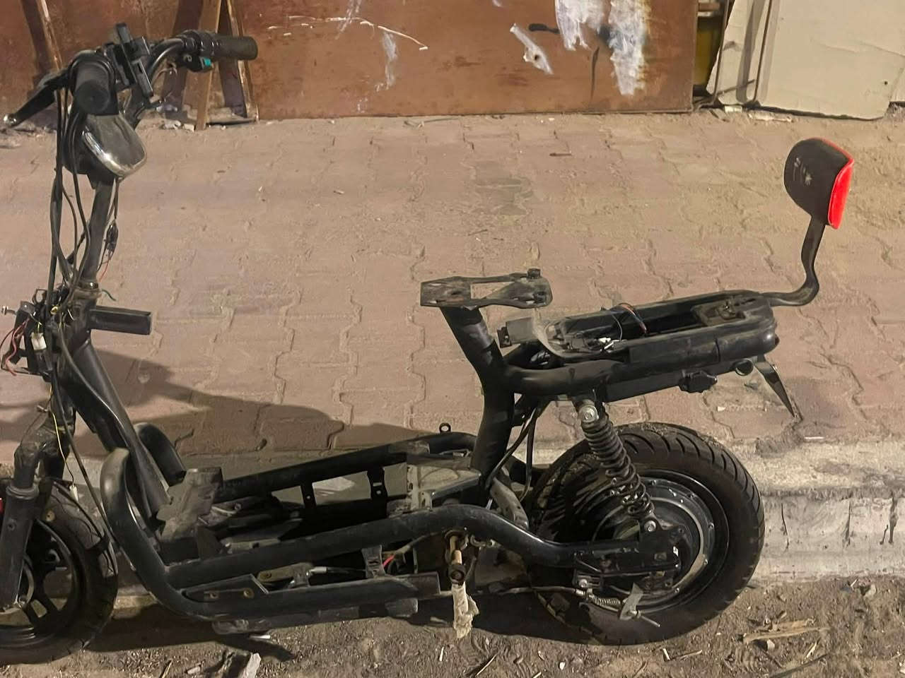 شاصي درجه شحن للبيع
كهرباء شغاله حجم 14
75السعر
***********
