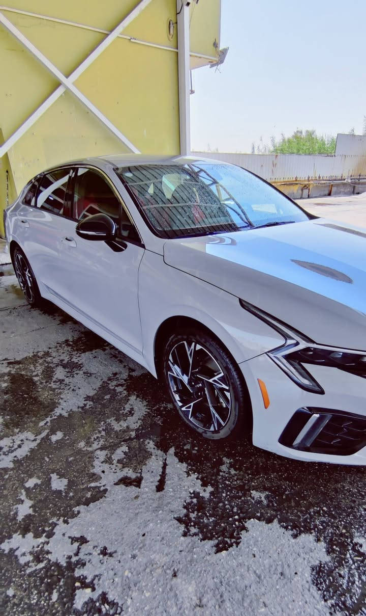 السلام عليكم
2025 ΚΙΑ Κ5, GT LINE لون سمنتي
محرك 2500 cc تنفس طبيعي
رقم بغداد حرة  هزة جديدة تحويل مباشر
ماشيه 23 الف ميل 
قمارة حديد داخل كشنات جلد رصاصي وابيض
شحن وايرلس 
كشن السايق كهرباء 
كشنات تدفئة
رادار امامي خلفي 
حساسات امامي خلفي 
سايد بريك بصمة 
اوتو هولد
بريك تلقائي
نقطة عمياء 
اشارة لد ترحيب عند الاقتراب 
صور الحادث بالمنشور و بجم كبس شركة وليبل واحد وبدون ايرباك 
المكان / الديوانية 
السعر 198 بيها مجال
*********** واتساب
*********** واتساب

نص مكتوب في الصور:
- Shot on OnePlus Powered by Quad Camera