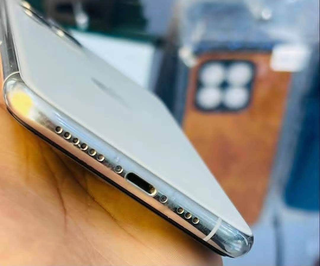 ثلاثة اجهزة 
الاول  ايفون 11 pro max
ذاكرة 256
بطارية 78
بلادي وتر بروف
السعر 350
الثاني  ايفون 11 pro
ذاكرة 256
بطارية 73
السعر 300
الثالث انفنكس not 50 pro
ذاكرة 256
السعر 320
***********
