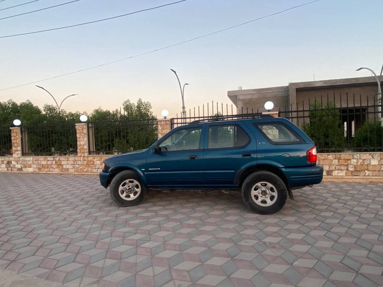 للبيع ايسوزو 2001 روديو
بلادي گير ومكينه وتبريد مكفول
فور ويل وكهربائيات كله شغال 
سنوية 29 رقم  سليمانية
***********
***********
