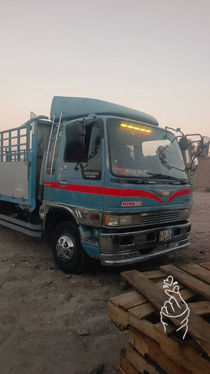سلام عليكم لبيع هينو طيره سته وربع بلاد محرك سبعين سوبر ستندر ما مفتوح سياره بلاديه ما بيه صبق رقم نجليزي تحويل مباشر رقم الهاتف ***********
