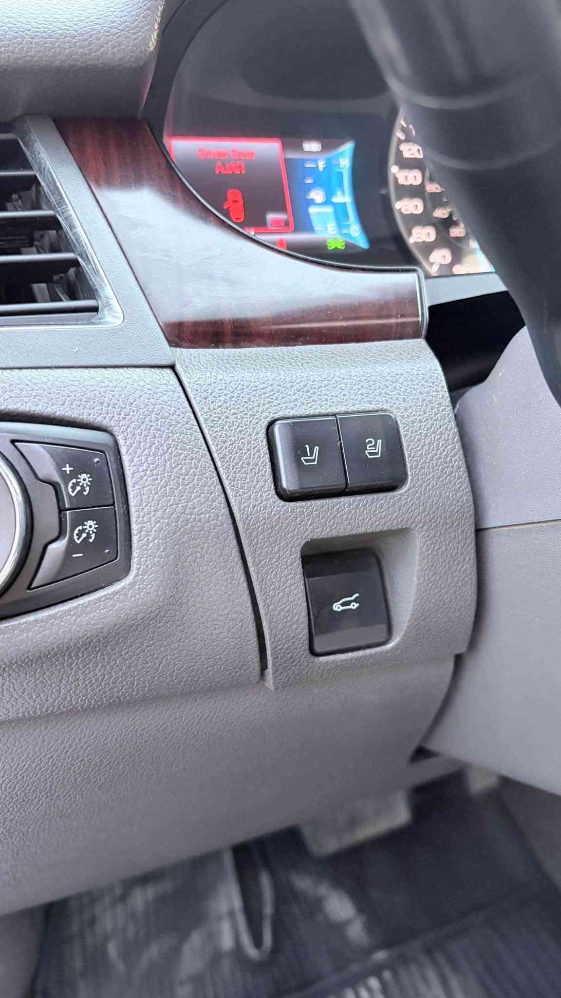 Ford edge 2013 niva 

بسم الله الرحمن الرحيم

🚘 فورد إيدج 2013 Limited – نيفـا ليميتد ✅✅

🔹 شركة نيفـا – خليجي سنوي
🔹 السنوية جديدة لغاية 2031
🔹 الإجازة جديدة لغاية 10/9/2027
🔹 الرقم جديد
🔹 التحويل والغرامات على المشتري حسب الشرط

✨ المواصفات:

* بصمة عدد 2
* داخلية 7 ألوان
* حساسات
* دبل أكسل
* سقف بانوراما
* شاشة كبيرة
* مقاعد كهربائية
* مقاعد تدفئة
* صندوق جك
* تبريد ولمس
* Bluetooth و Memory / Flash
* كاميرا خلفية
* سماعات SONY
* 3 شاشات
* جام أوتو
* مرايا كهربائية
* دبل جير
* ويل 20 كروم، بلادي مركب عليها

🔥 السيارة نظيفة جداً، بدون صبغ، نيفا
📍 ماشية 152,000 كم
تغيير مضخة الماء 

💰 السعر: 129$  
***********

بسم الله الرحمان الرحي

‏‎فۆڕد ئێدج 2013 Limitedنيڤا لیمیتید-✅✅
‏‎شەریکەی نیفا خلیجی سەنەوی تازە تا ٢٠٣١ ژینگە و بەڕادی تازەیە تا ١٠-٩-٢٠٢٧رەقەمی تازە
تەحویل وغرامه به شه رت.
  
‏‎بصمه
٢ بصمە
‏‎ناو حەوت ڕەنگ
‏‎حساس
‏‎دبل ئاكسل
‏‎سقف بانوراما
‏‎شاشه گەورە
‏‎كشن کارەبا
‏‎
‏‎كشن خزن
‏‎صندوق جەگ
‏‎تەبرید لەمس
‏‎بلوتوث وميموري فلاش  
‏‎كاميرا 
‏‎سماعە SONY
‏‎٣ شاشە
‏‎:جام ئۆتۆ
‏‎ 
‏‎ ئاوێنەهیتەر 
‏‎دەبڵ گێڕ
‏‎ویلەی ٢٠ کرۆمی بیلادی لەسەرە

سەیارەکە زۆر پاکە بێ بۆیاخە نیڤایە ١٥٢.٠٠٠ کم ڕۆشووە 
واتەر پەمپی گۆڕاوە
گێڕ و مەکینە بە شەرت 
نرخی 129$
***********
