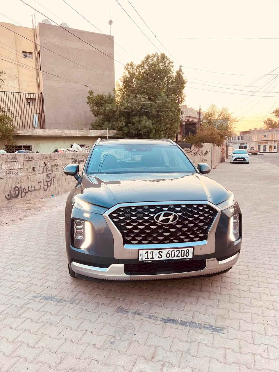السلام عليكم لبيع 2022وارد امريكي كولكرافي
السياره فول عده 4x4 حادث السياره بنيد بارد وبل عراق صار طخه بل صندوق وبعده ما مصلح ماشيه 96الف مكينه وكير كفاله بدون صبغ وتبدل  مكان السياره بغداد ***********علي

